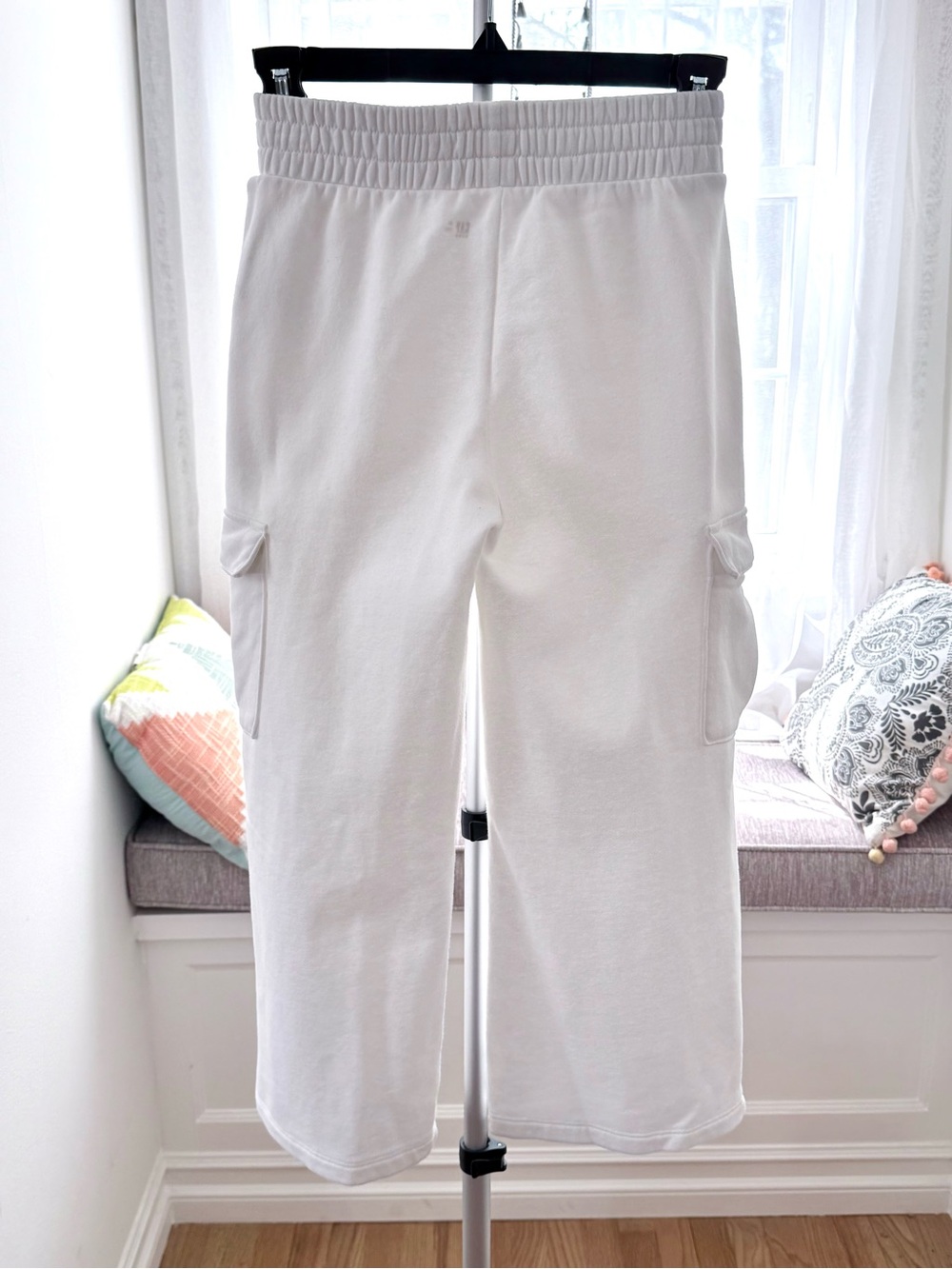 Girl’s - White Cargo Sweatpants - Relaxed Fit - Size M 8